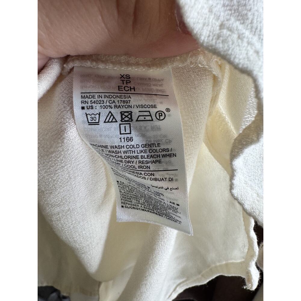 Old Navy Women's Cream Long Sleeve Drapey Blouse Size XS - Picture 5 of 6
